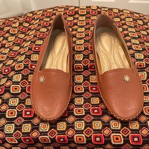 Lightweight leather moccasin
